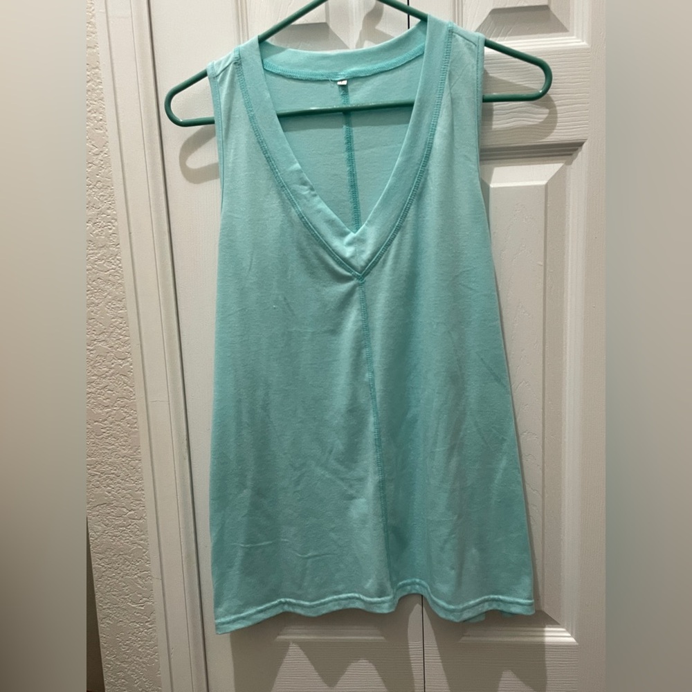 🦋Sleeveless V-Neck Aqua Top